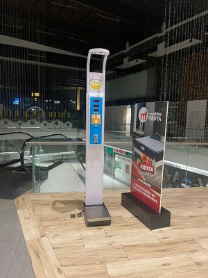 300kg 디지털 키와 체중 측정 척도로 신체의 진행을 효율적으로 추적합니다.