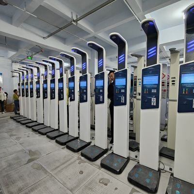 고도 측정 및 철강 구조와 함께 동전 조작 디지털 몸무게 척도