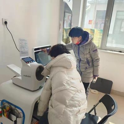 전체 신체 건강 검사 및 혈압 모니터링을 위한 HD LCD 스크린 텔레 메디싱 키오스크
